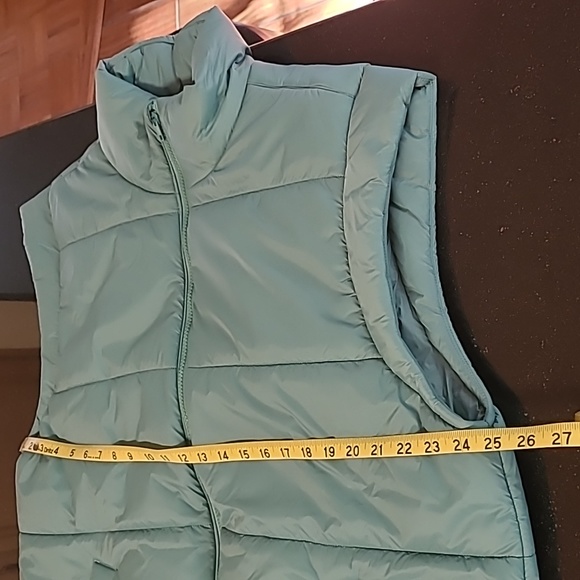 Stratus Oversized Vest - Picture 7 of 9